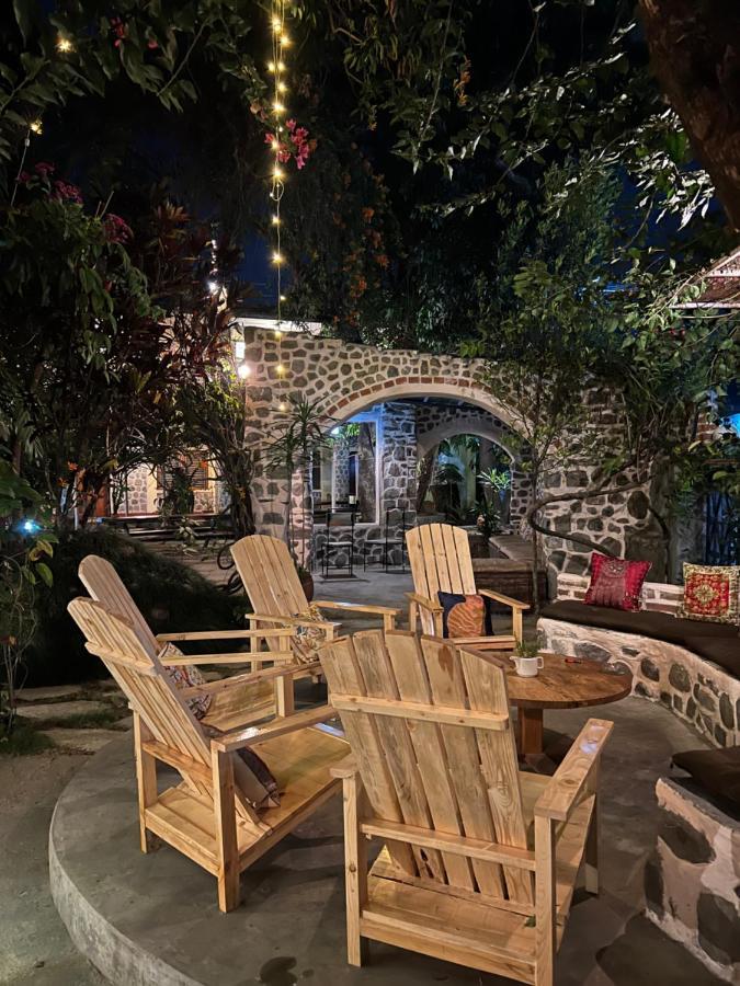 Gaurishankar Backpackers Hostel โพคารา ภายนอก รูปภาพ