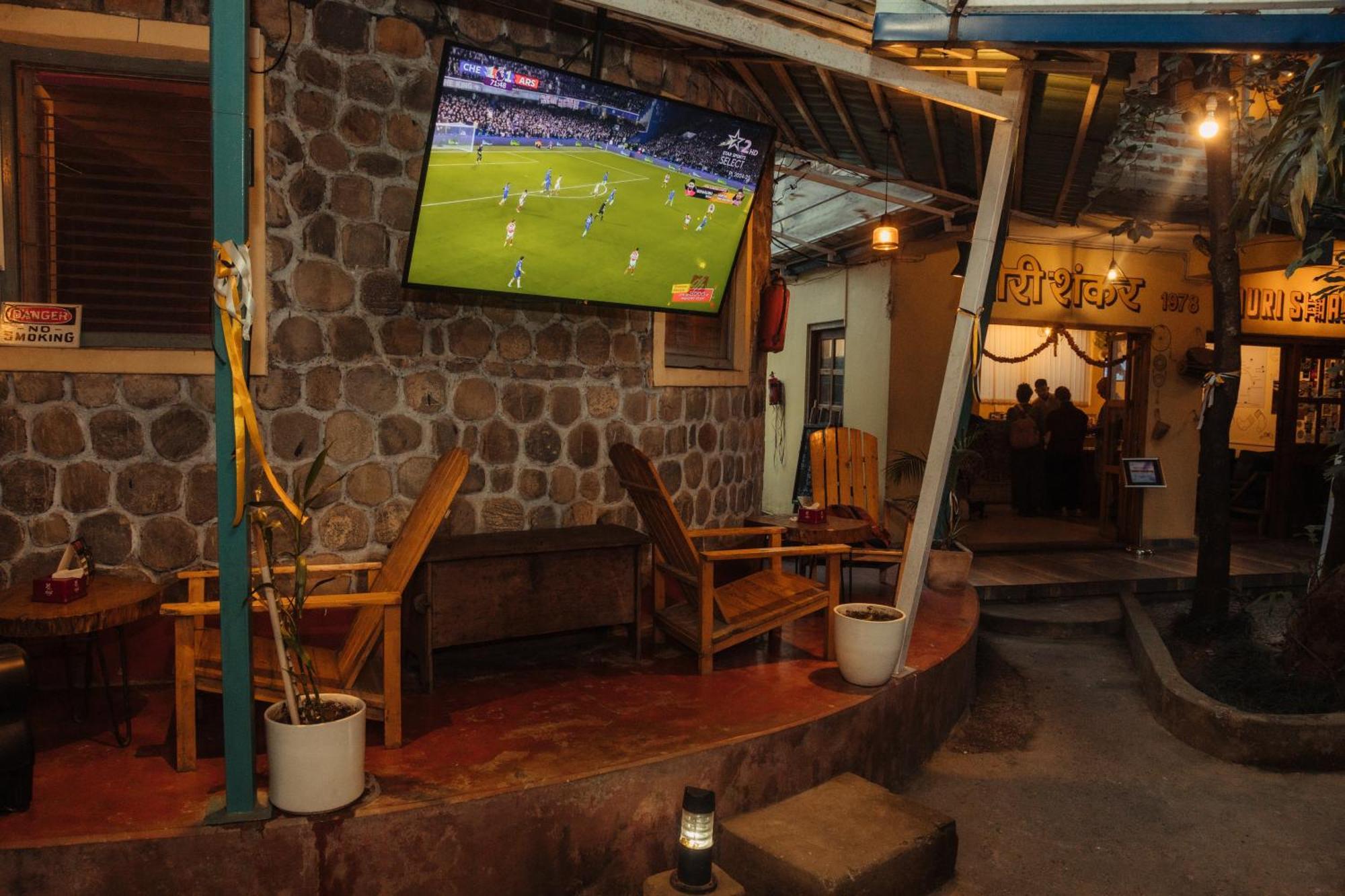 Gaurishankar Backpackers Hostel โพคารา ภายนอก รูปภาพ