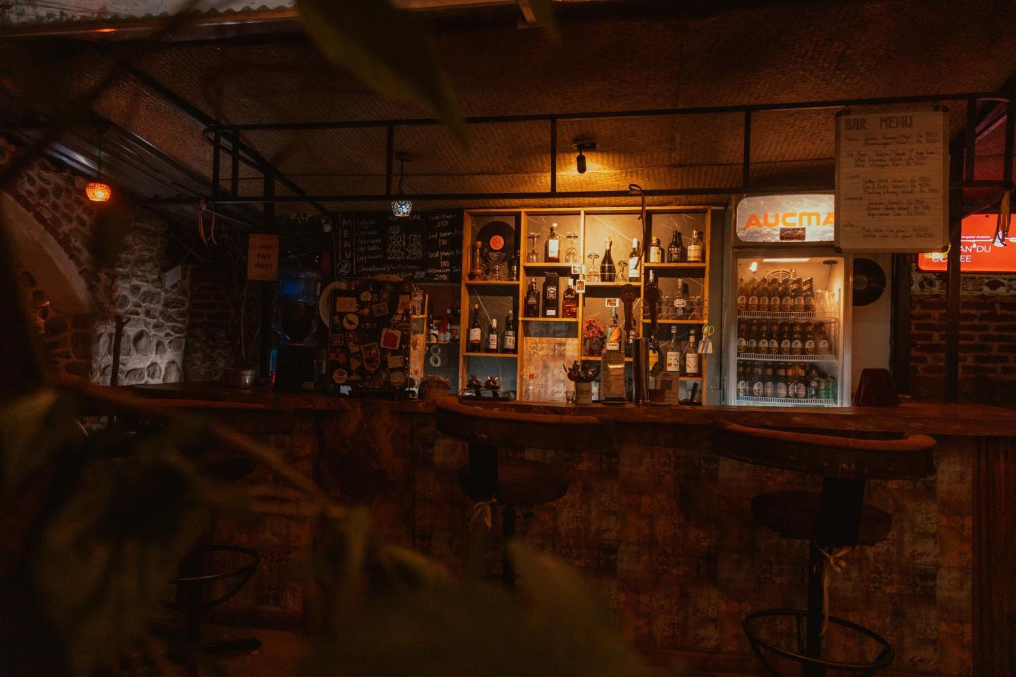 Gaurishankar Backpackers Hostel โพคารา ภายนอก รูปภาพ