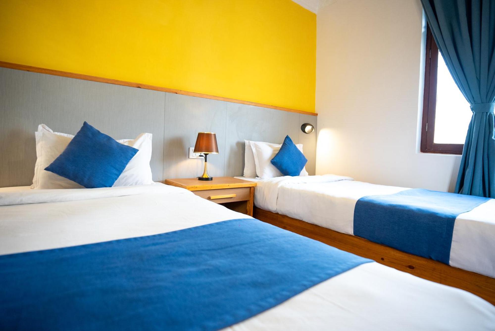 Gaurishankar Backpackers Hostel โพคารา ภายนอก รูปภาพ