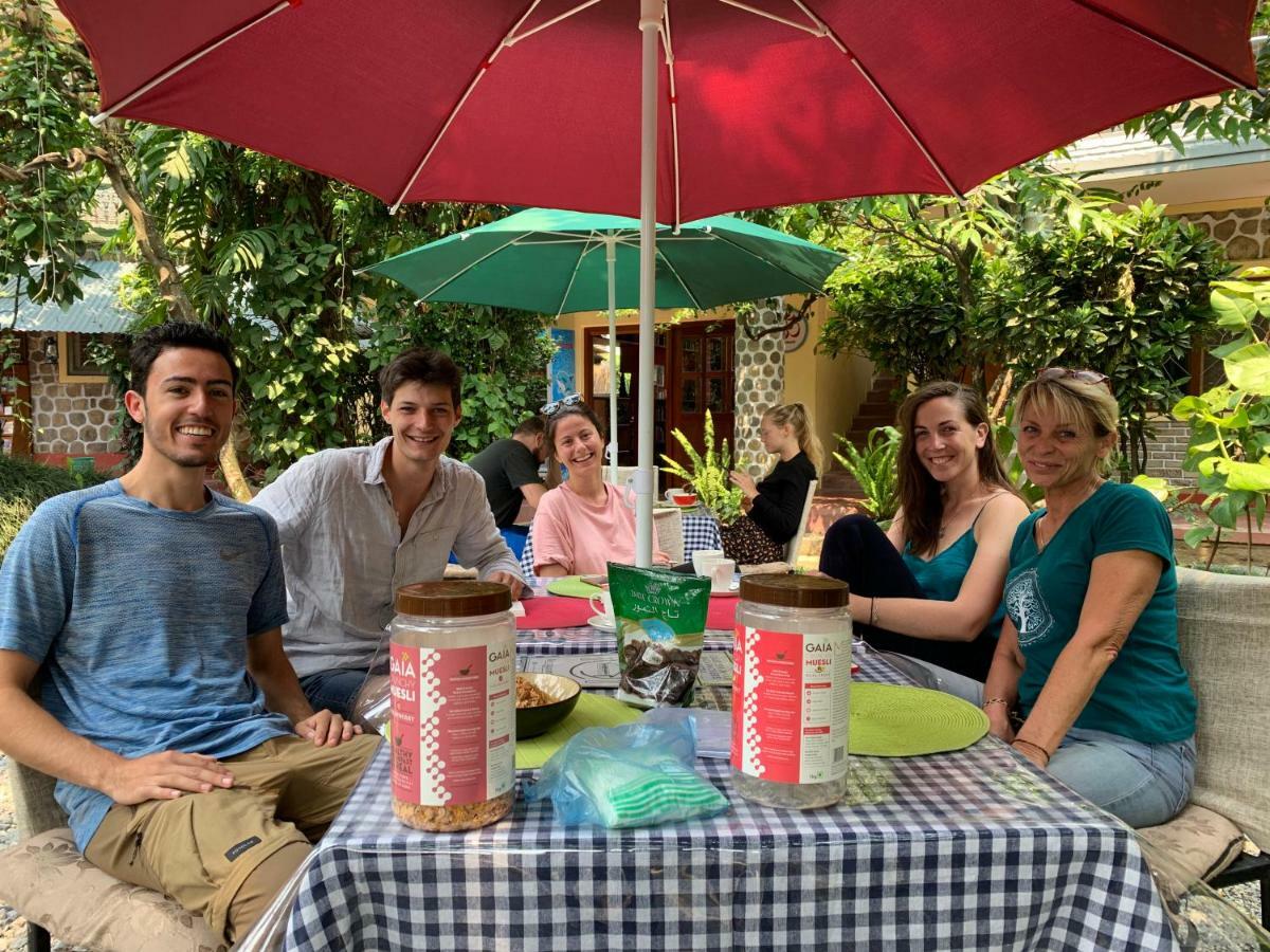 Gaurishankar Backpackers Hostel โพคารา ภายนอก รูปภาพ