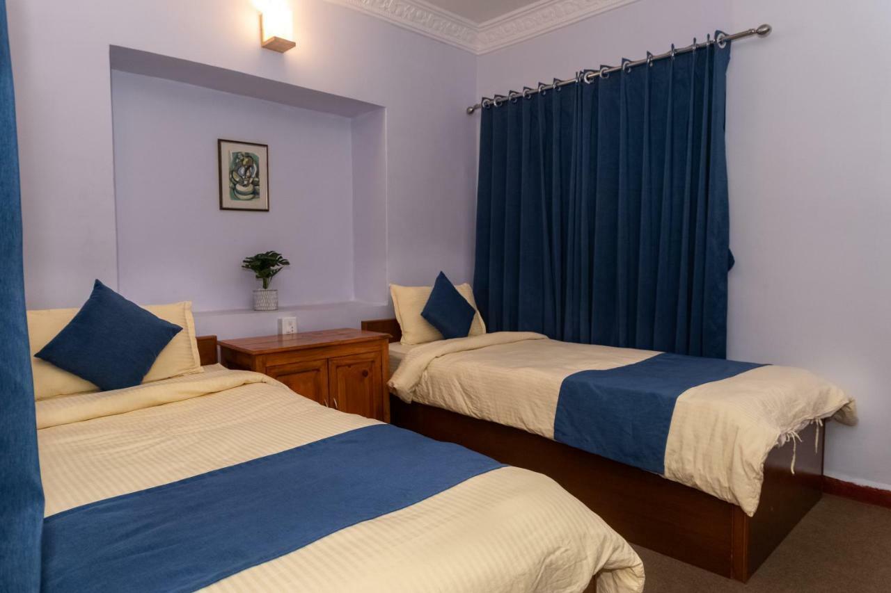 Gaurishankar Backpackers Hostel โพคารา ภายนอก รูปภาพ