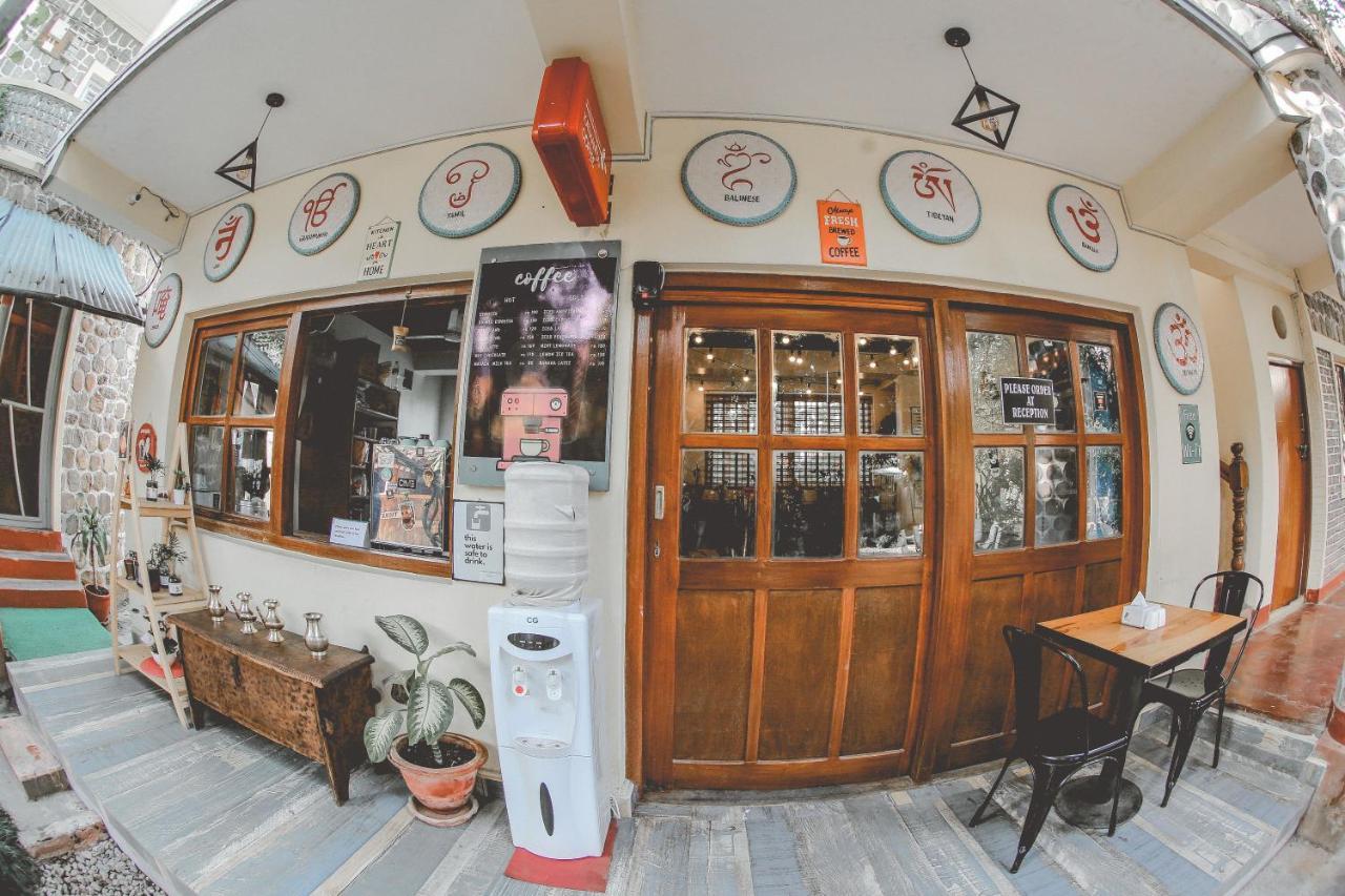 Gaurishankar Backpackers Hostel โพคารา ภายนอก รูปภาพ