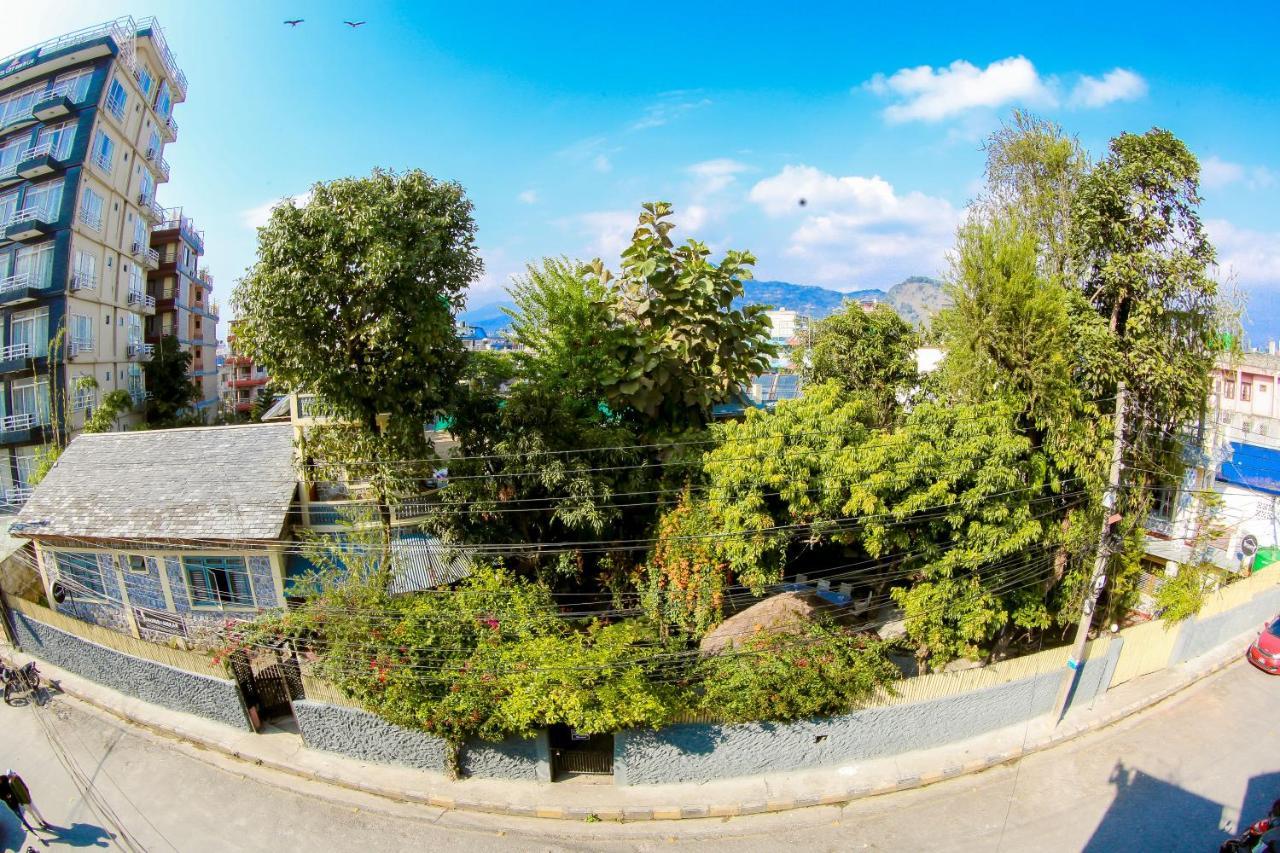 Gaurishankar Backpackers Hostel โพคารา ภายนอก รูปภาพ