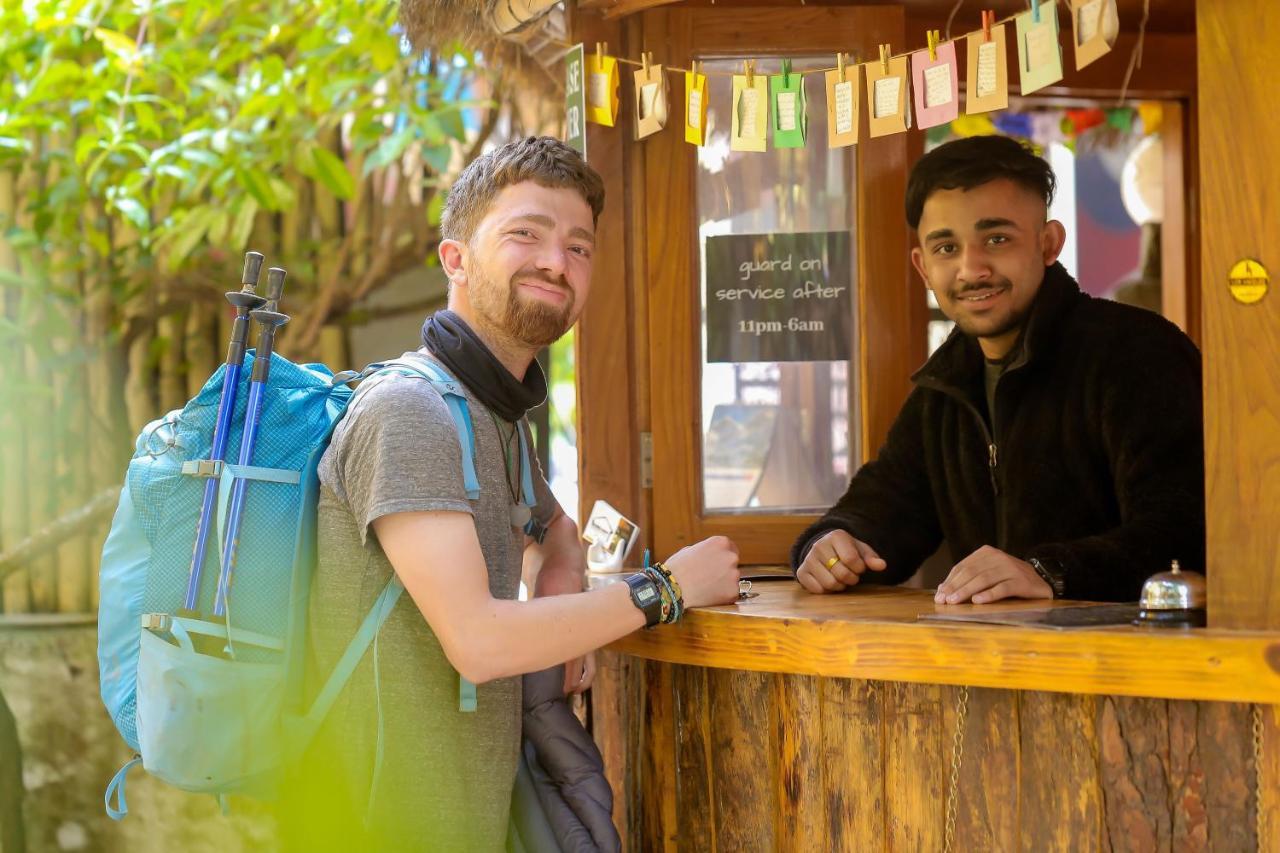 Gaurishankar Backpackers Hostel โพคารา ภายนอก รูปภาพ