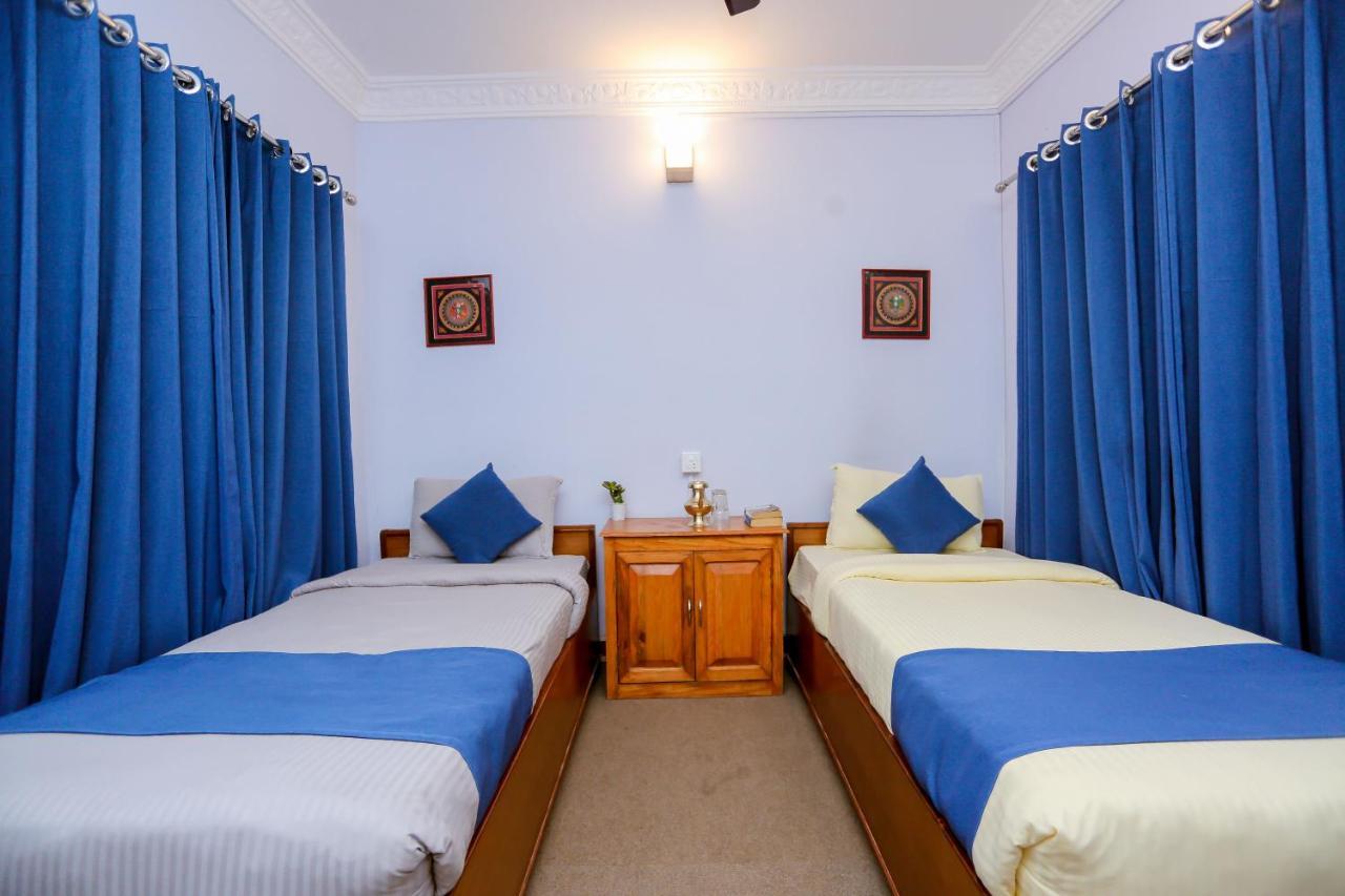Gaurishankar Backpackers Hostel โพคารา ภายนอก รูปภาพ