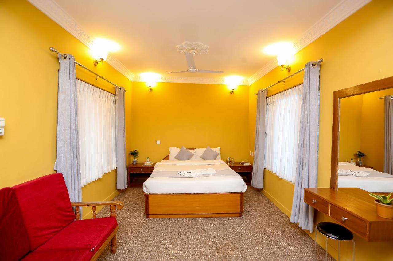 Gaurishankar Backpackers Hostel โพคารา ภายนอก รูปภาพ