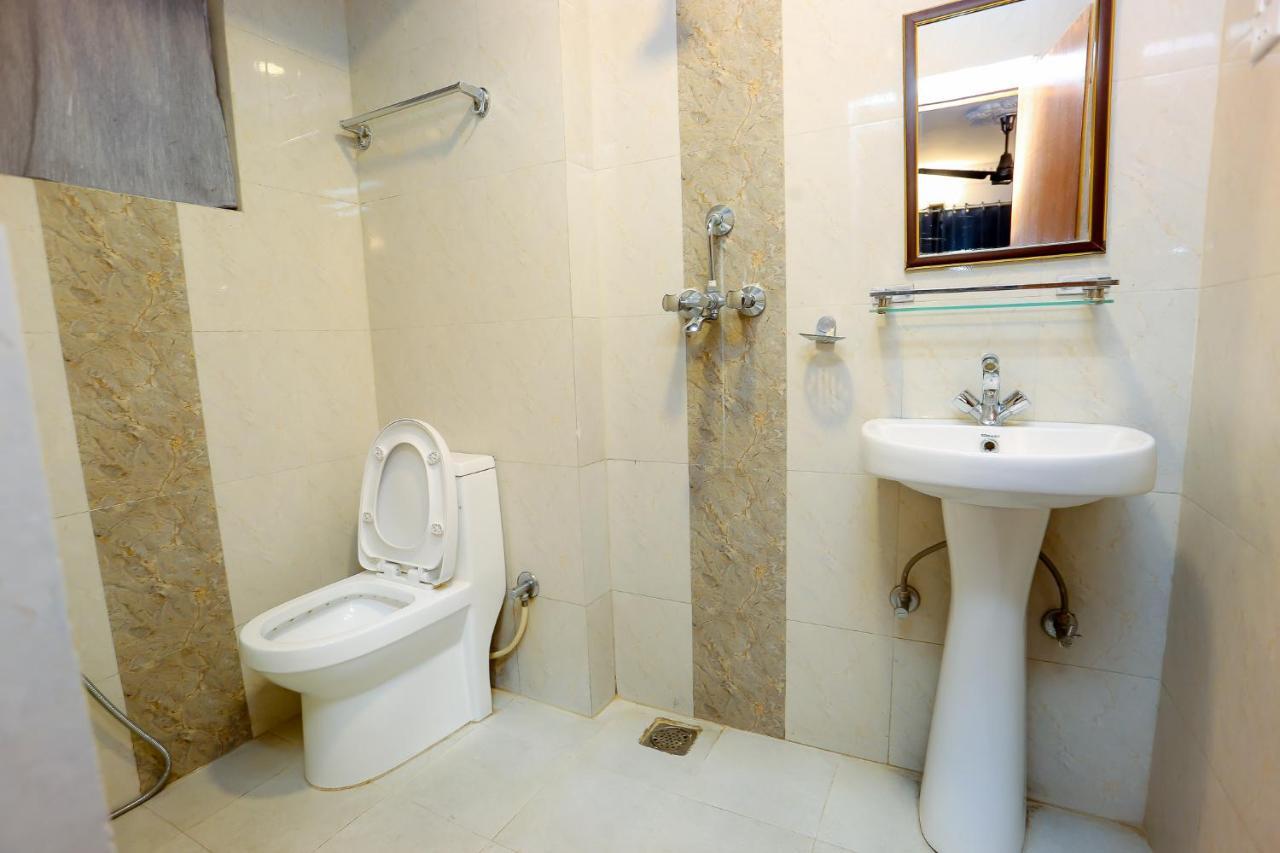 Gaurishankar Backpackers Hostel โพคารา ภายนอก รูปภาพ
