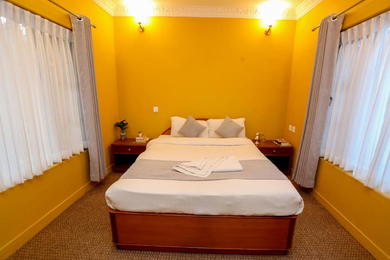 Gaurishankar Backpackers Hostel โพคารา ภายนอก รูปภาพ