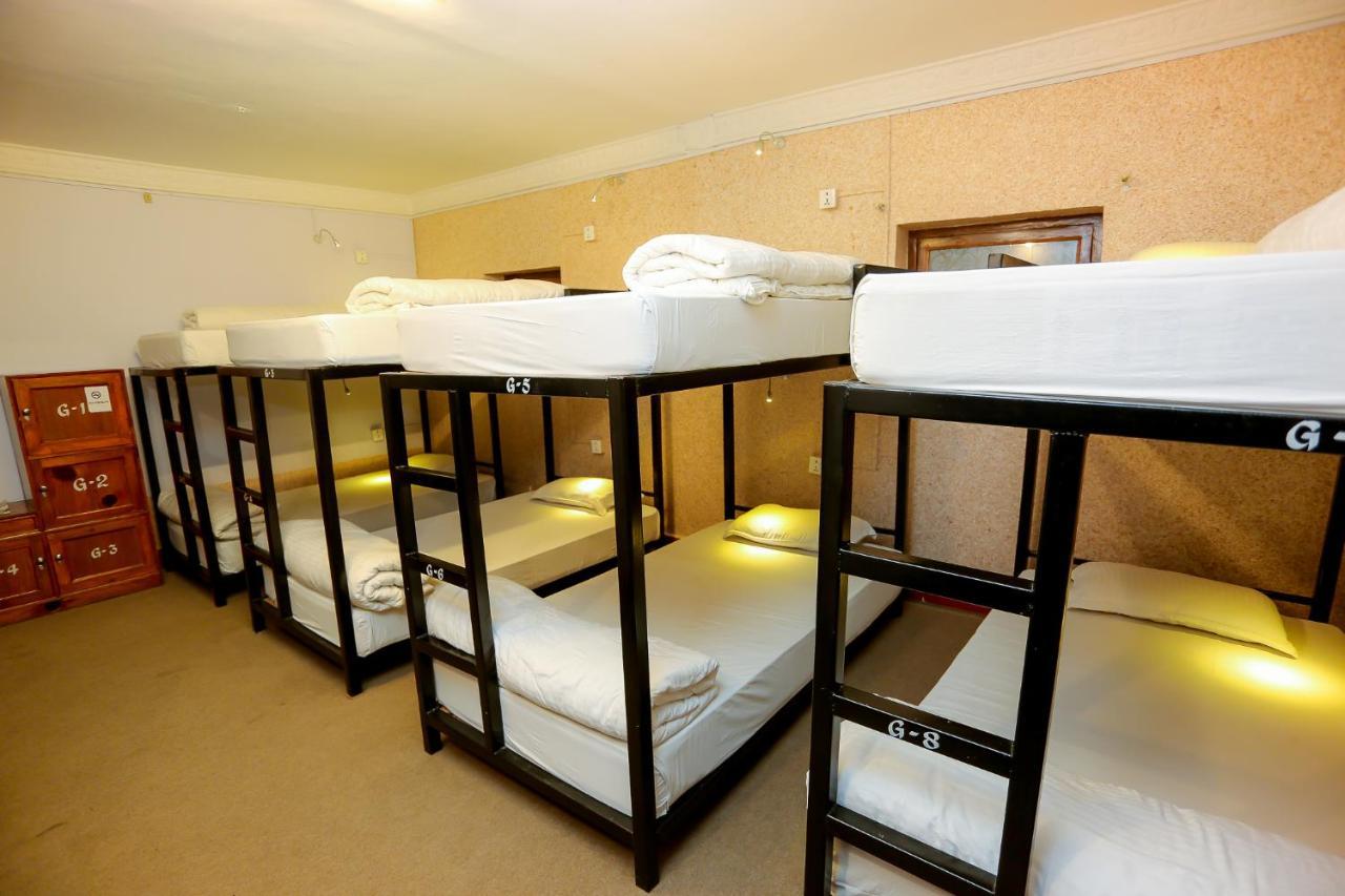 Gaurishankar Backpackers Hostel โพคารา ภายนอก รูปภาพ