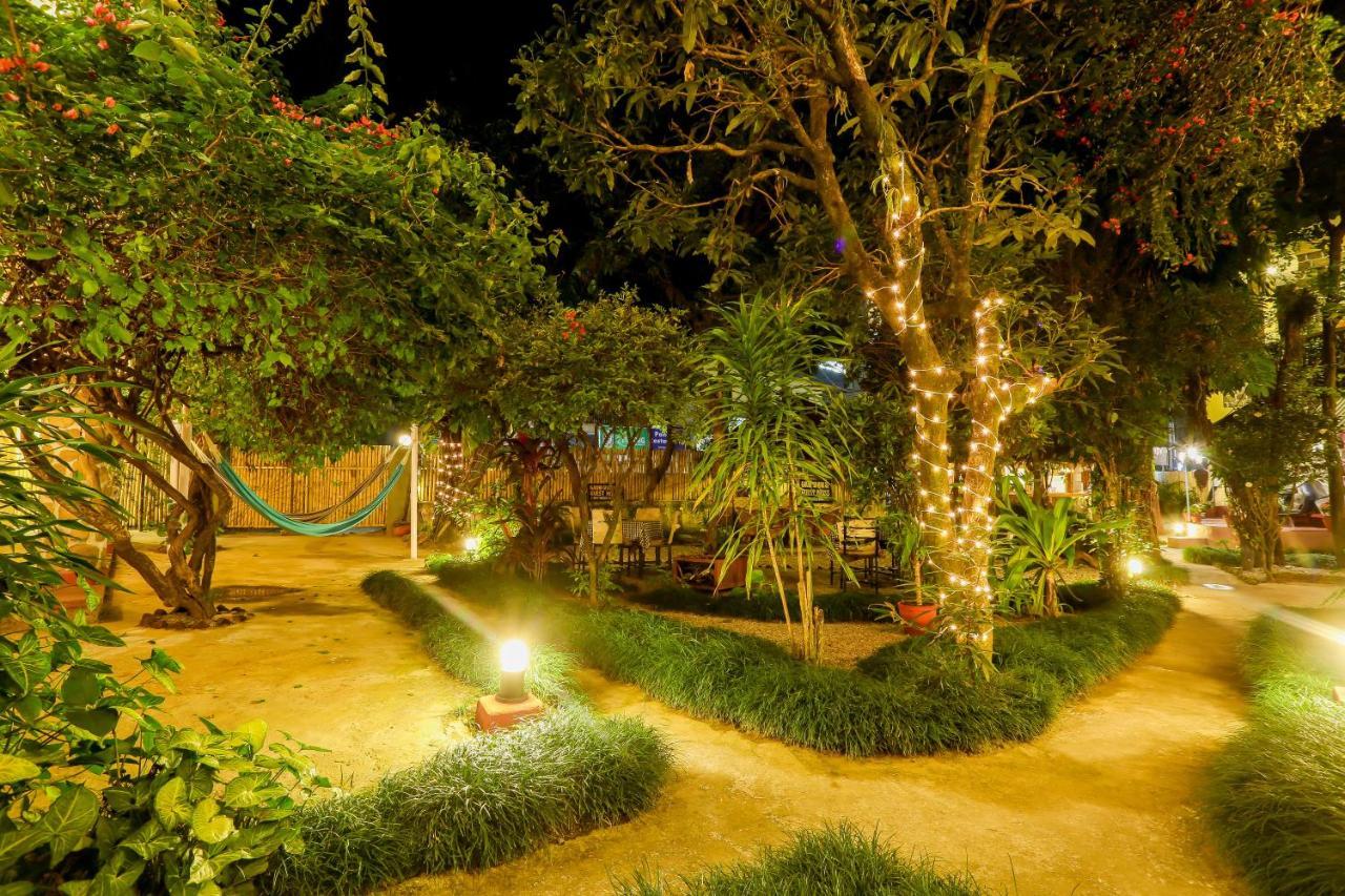 Gaurishankar Backpackers Hostel โพคารา ภายนอก รูปภาพ