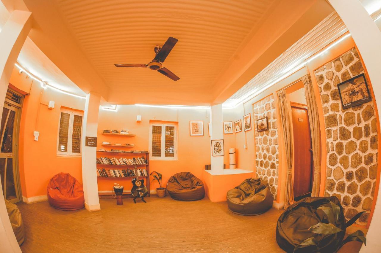 Gaurishankar Backpackers Hostel โพคารา ภายนอก รูปภาพ